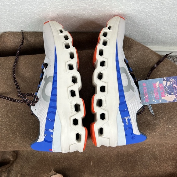 On Running Men's Cloudstratus Running Shoes - White and Blue SOLD OUT - Picture 9 of 10